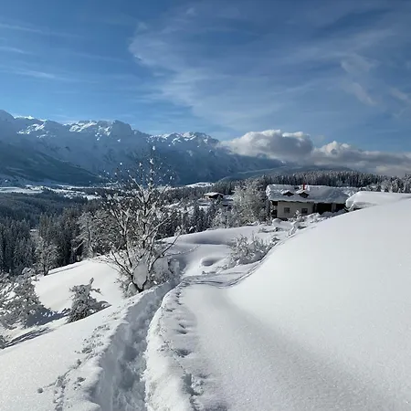 Hoerndlhof アパート